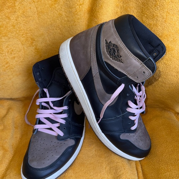 Air Jordan Retro 1 OG High Palomino